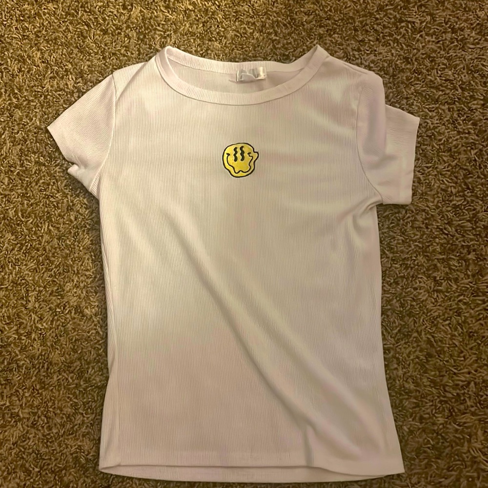 Smiley face t shirt size medium